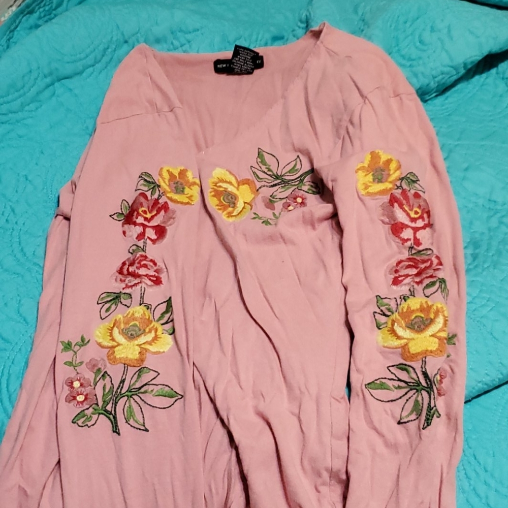 Shirt - Picture 3 of 4